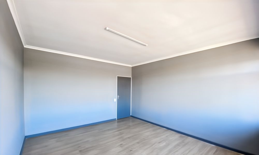 2–3 Person Office Space