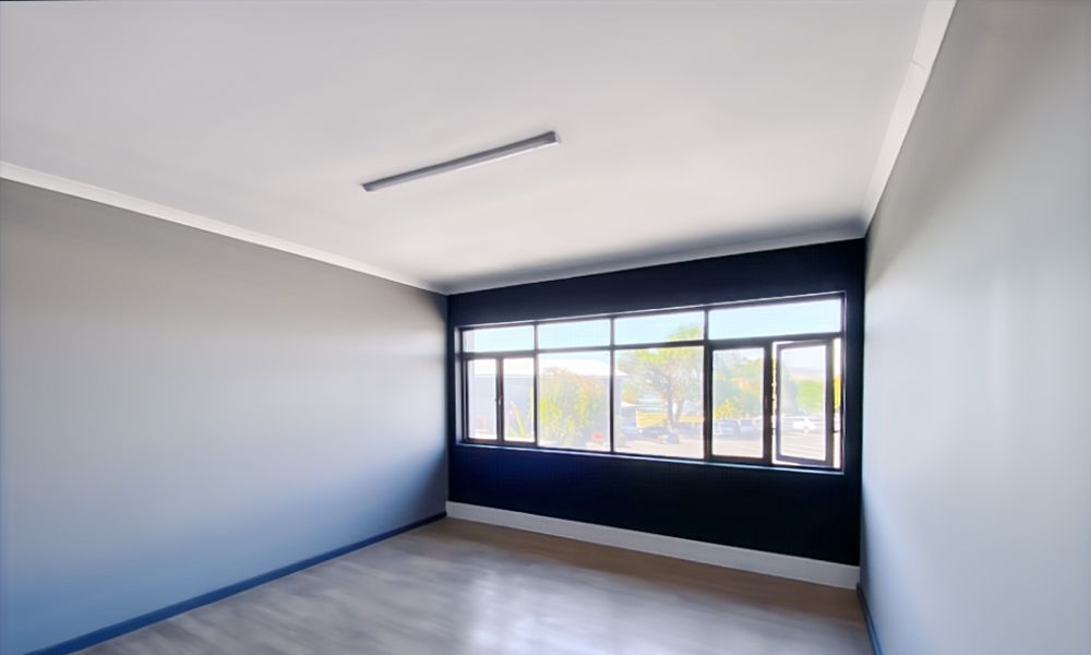 2–3 Person Office Space