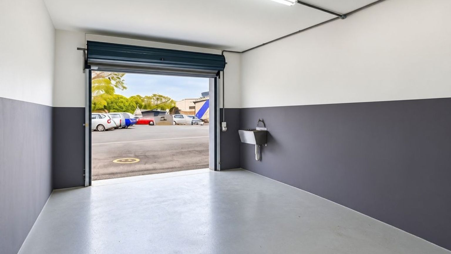 Well positioned warehouse space in Wetton Works