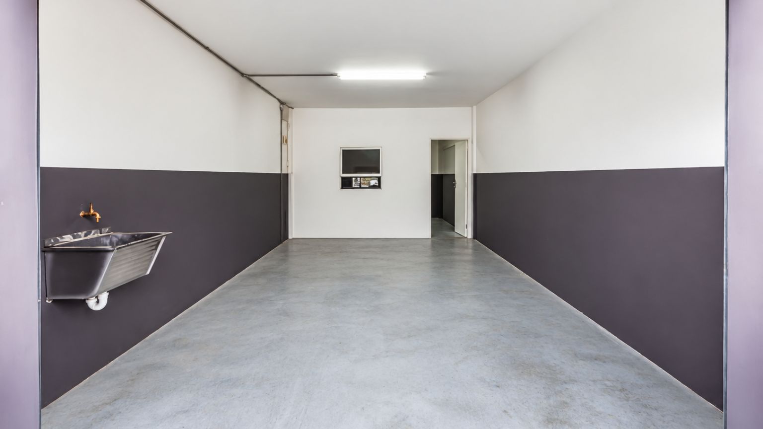Well positioned warehouse space in Wetton Works