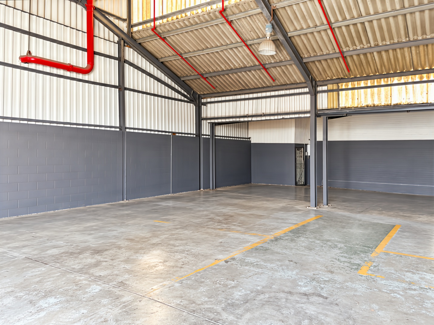 Industrial Warehouse to Rent in Triangle Farm