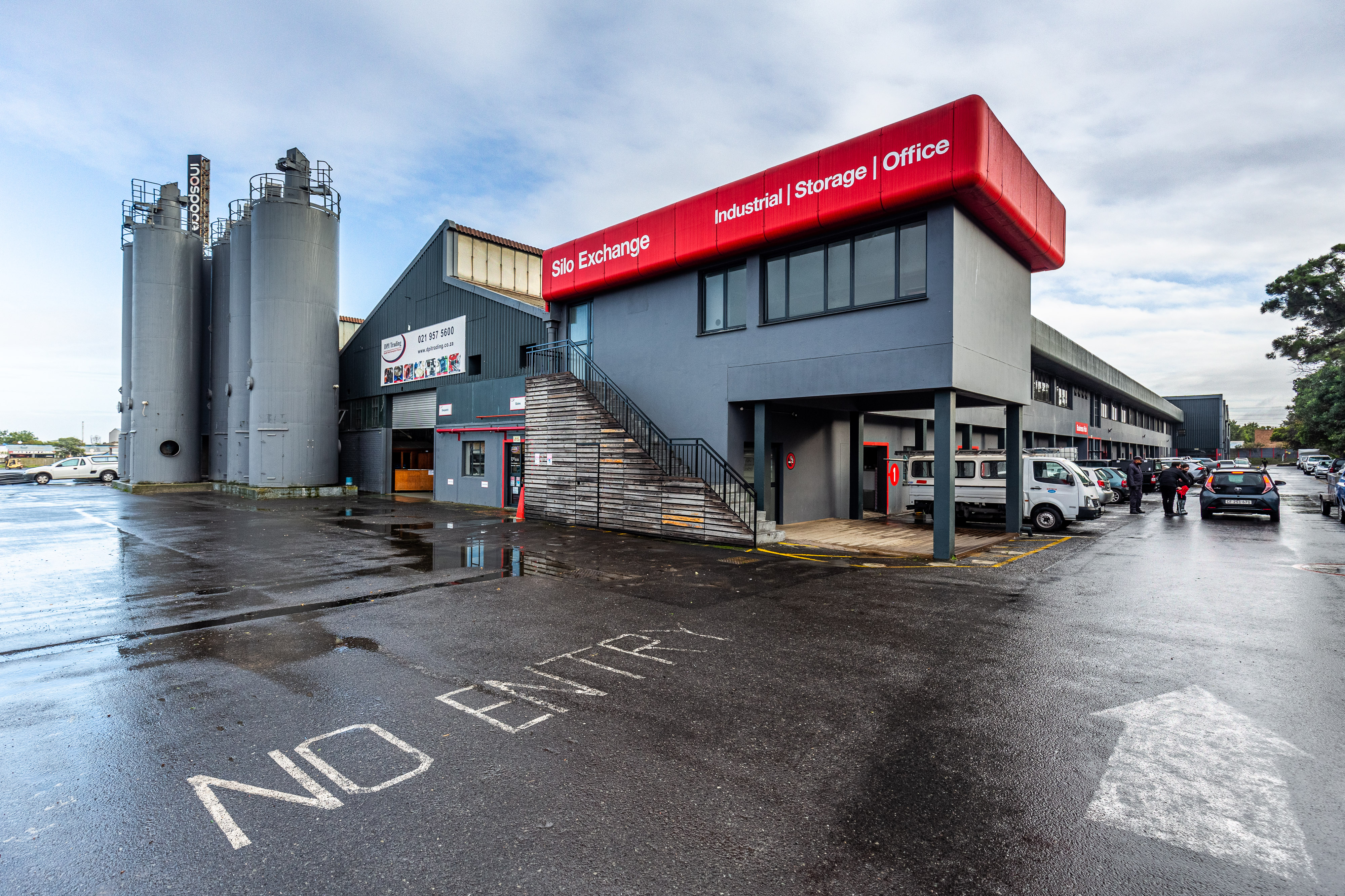 Industrial Warehouse to Rent in Triangle Farm