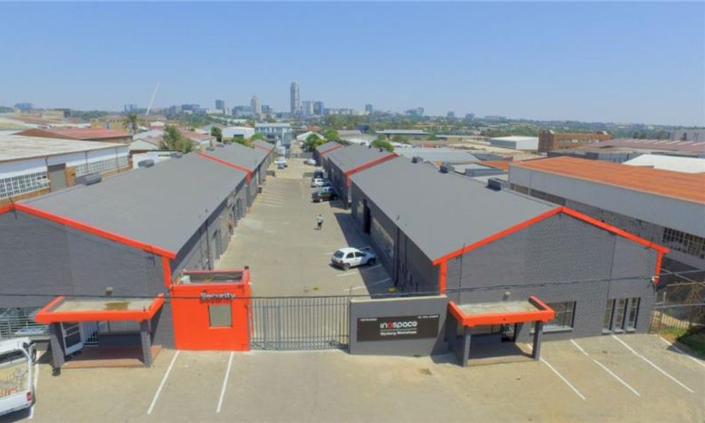 Practical warehouse with mezzanine