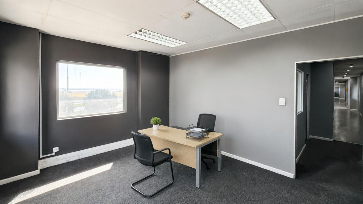 Compact office in Isando