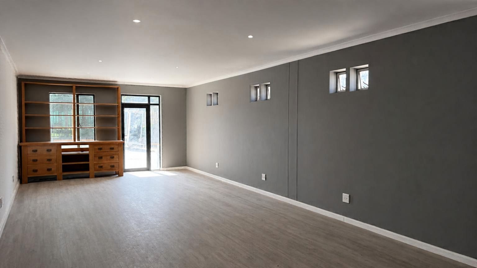 3–6 person showroom space on Auckland Street 