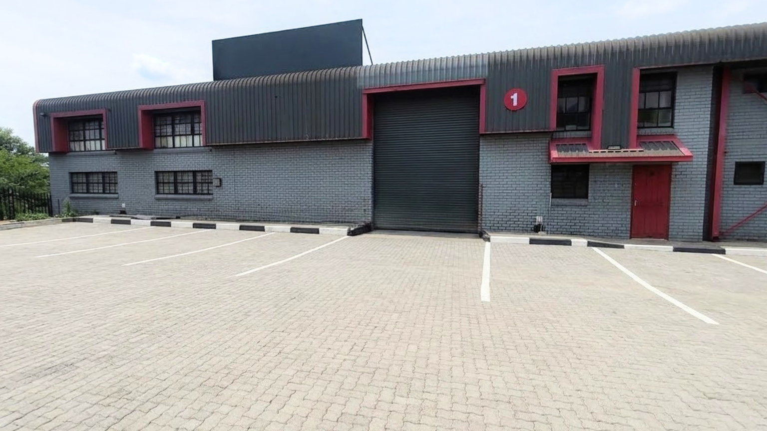 High-power warehouse space with office component