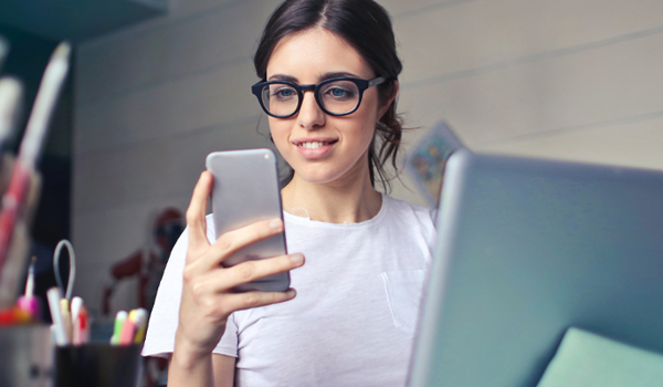 local per diem nurse picking up shift on her phone