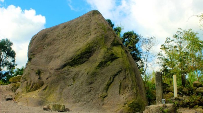 face stone merapi yogyakarta