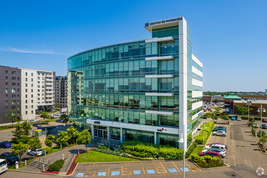 Bureau d'Opticca à Montréal — 6500, autoroute Transcanadienne, Pointe-Claire, Québec