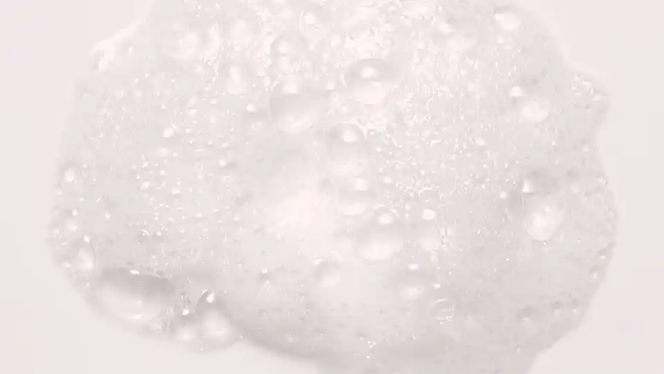 Crème mousse nettoyante par L'Occitane