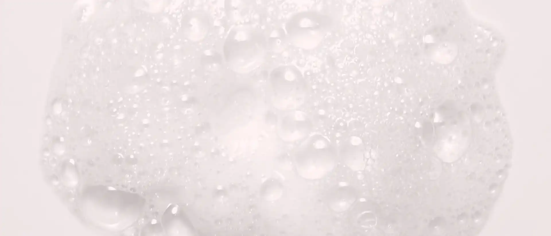 Crème mousse nettoyante par L'Occitane