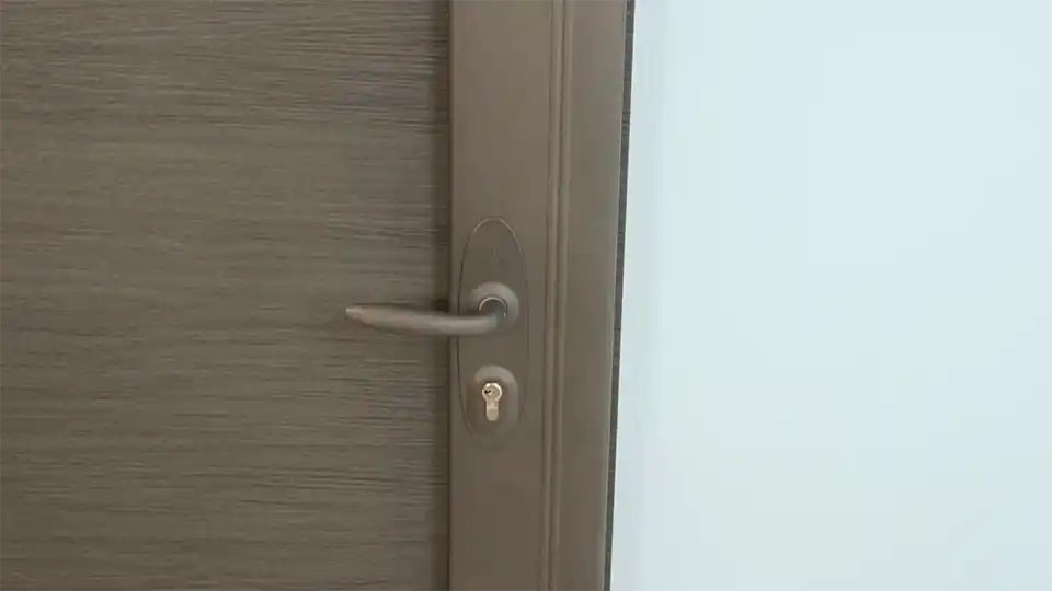 Installation d'une serrure Vigiblock