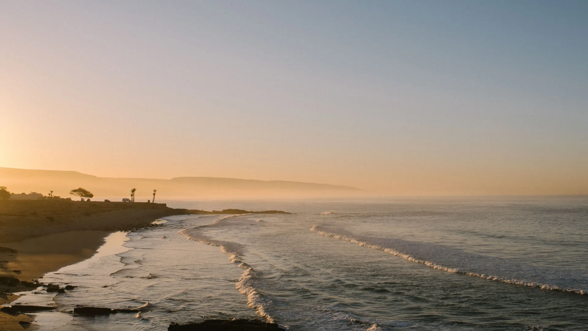 Anchor point, mistery, la source surf spots at sunrise
