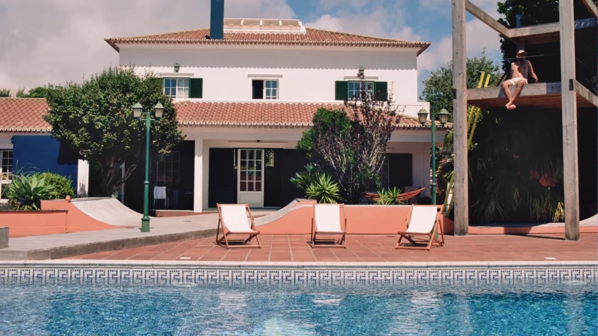 pool and surf house in azores