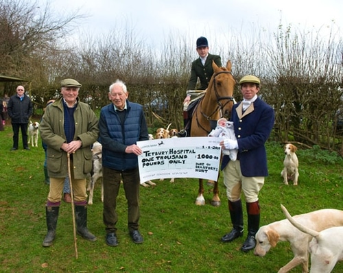 Beaufort Bike Behind Hounds