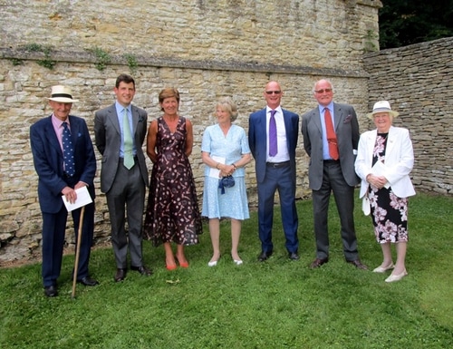 Beaufort Bike Behind Hounds