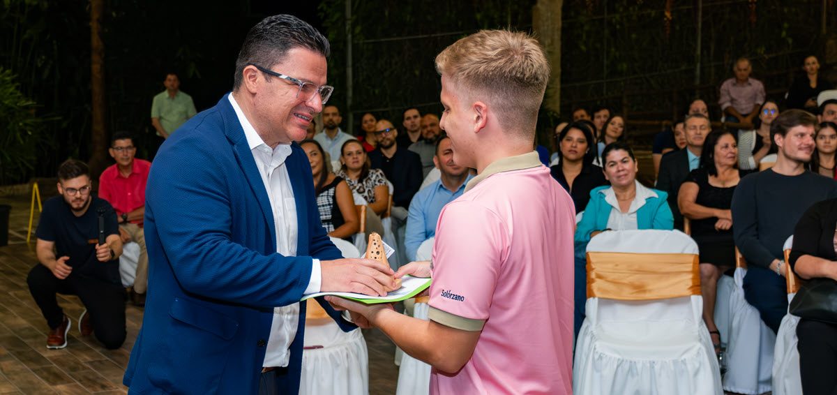 Students and educators celebrating at Tabacón’s Excellence in Education awards event.