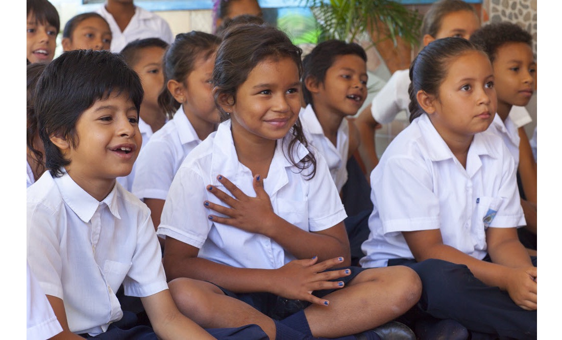 Students supported by Creciendo Juntos in Costa Rica