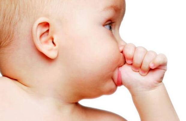 Hàm móm có di truyền không? Nguyên nhân gây móm là gì?
