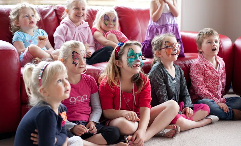 Kids birthday fairy Auckland making kids laugh