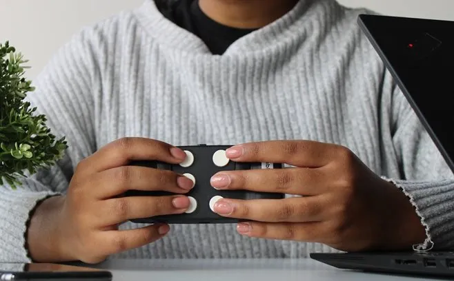 A Hable keyboard that is pocket sized