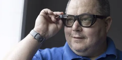 Wes Ramage uses his AI glasses at his apartment complex in London, Ont., on Dec 10.