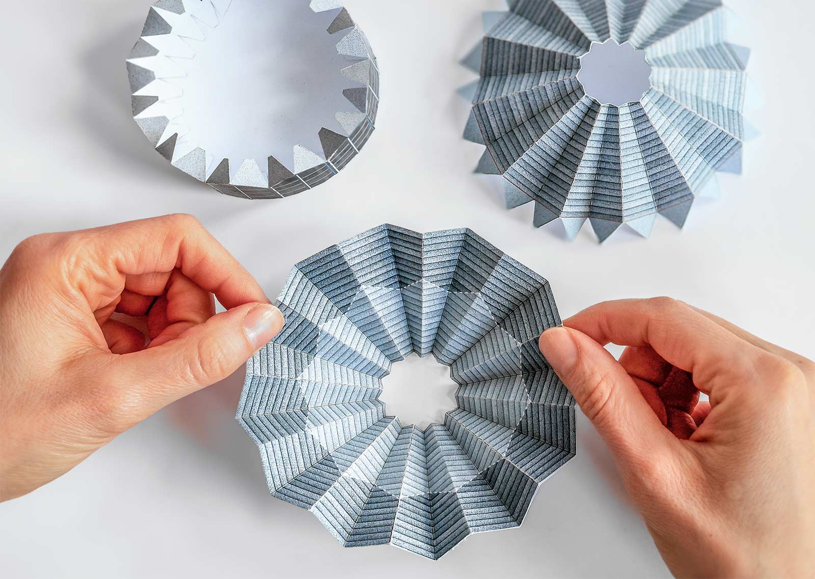 Assembling the Great Moscow State Circus paper model