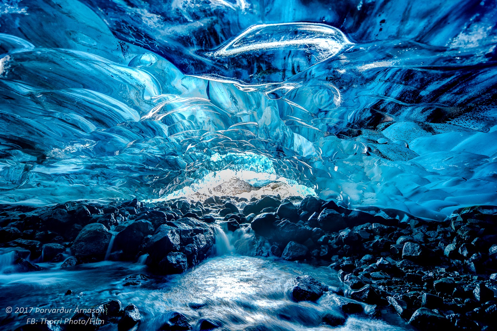 Ice cave of Breiðamerkurjökull glacier