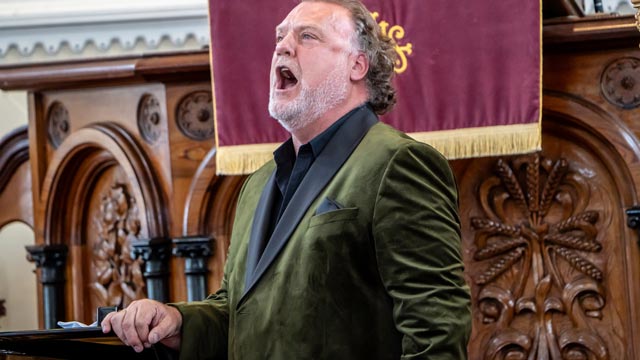 Sir Bryn Terfel on stage at Three Crosses.
