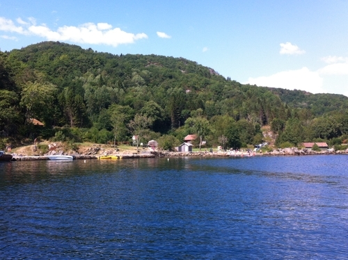 Epledal i Lyngdal. Skjærgårdspark og friluftsområde på vestsiden av Grønsfjorden.