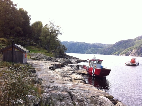 Tangen i Kvinesdal. Tilrettelagt område med steinbrygger med HC-tilpasning