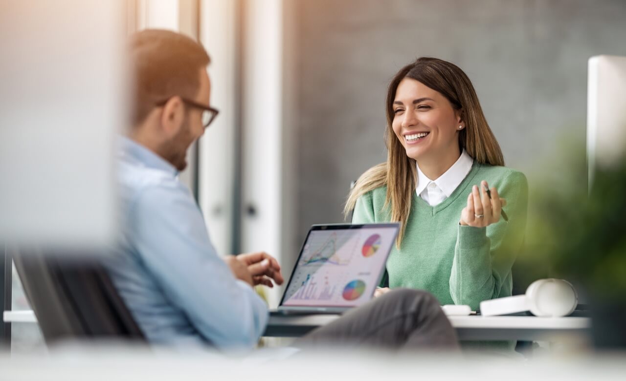 Ontdek hoe de koppeling tussen LMS en HR-systeem zorgt voor meer efficiëntie, inzicht en gepersonaliseerde leertrajecten.
