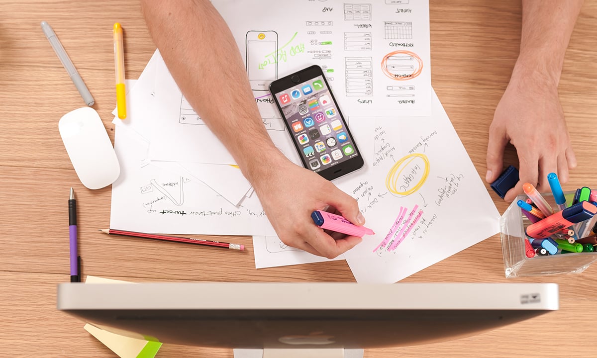 Do you want to successfully implement e-learning in your organisation? Then do thorough research, don't overwhelm employees and implement the rest of these tips!