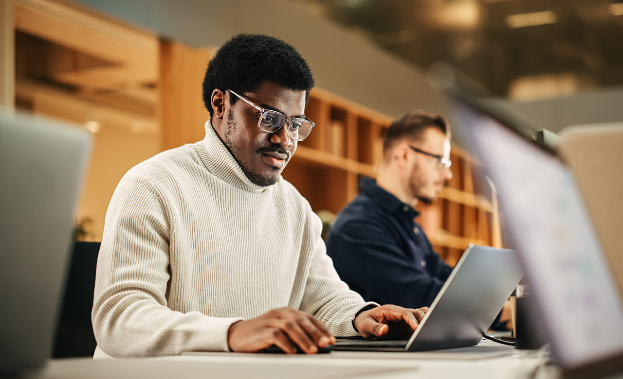 Retraining and upskilling employees is not only important to stay ahead of competitors. There are even more reasons to reserve an adequate training budget again next year.