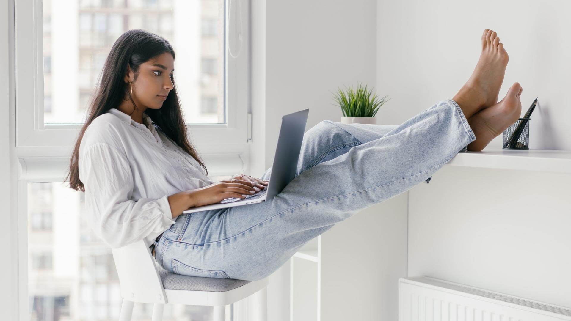 E-learning software is almost indispensable if you want to offer e-learning. But how do you find the right platform? We have listed everything you need to think about for you.