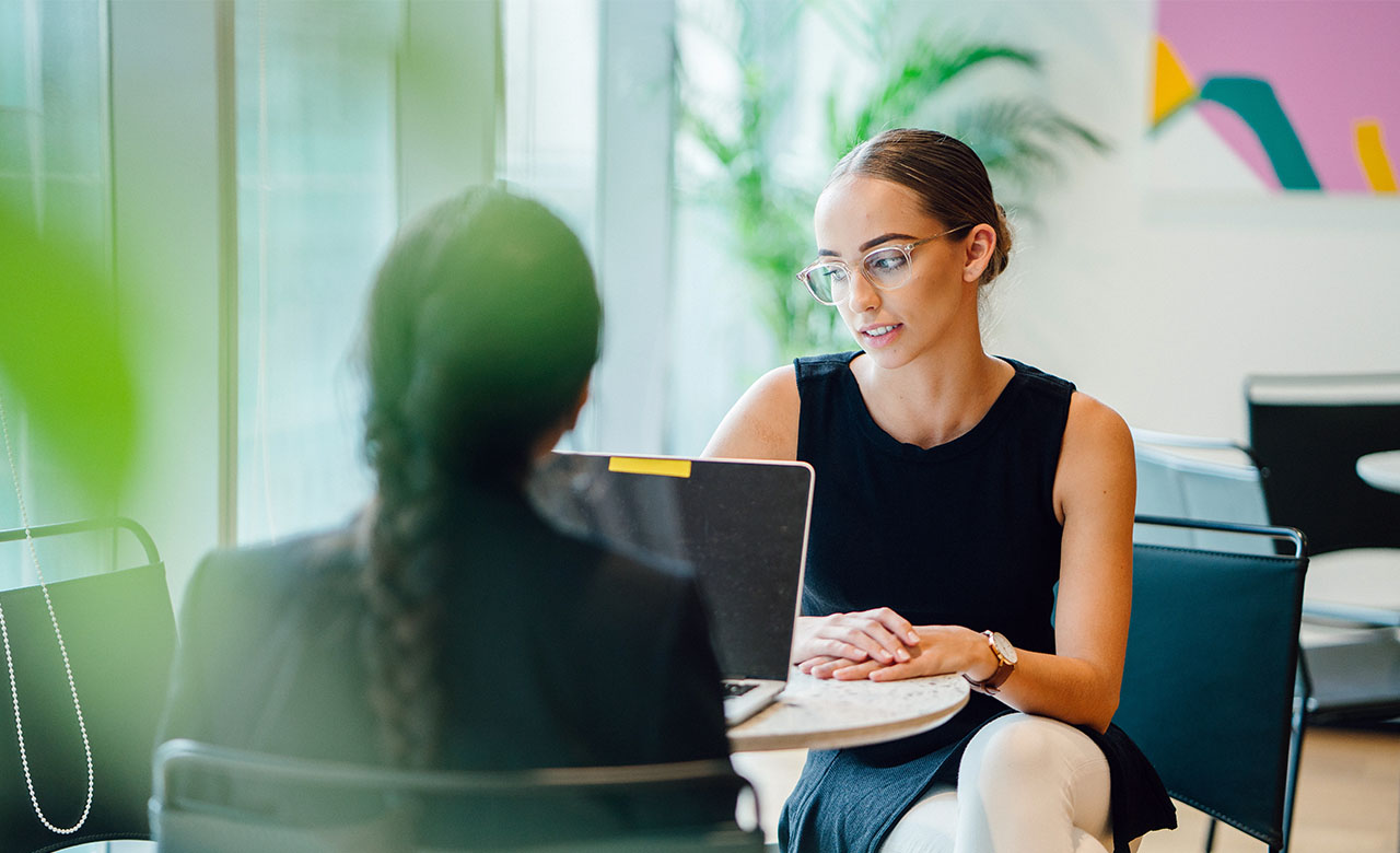 In this blog, we discuss the benefits of e-learning for municipalities and government agencies, and why e-learning is the right choice for training employees in an efficient and focused way.