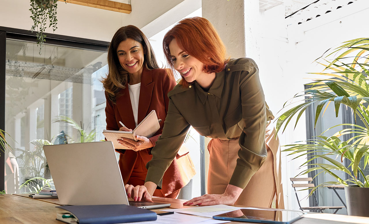 In this blog, we discuss the various factors that play a role in measuring the ROI of e-learning, and provide insight into how you, as a company, can determine them most effectively.