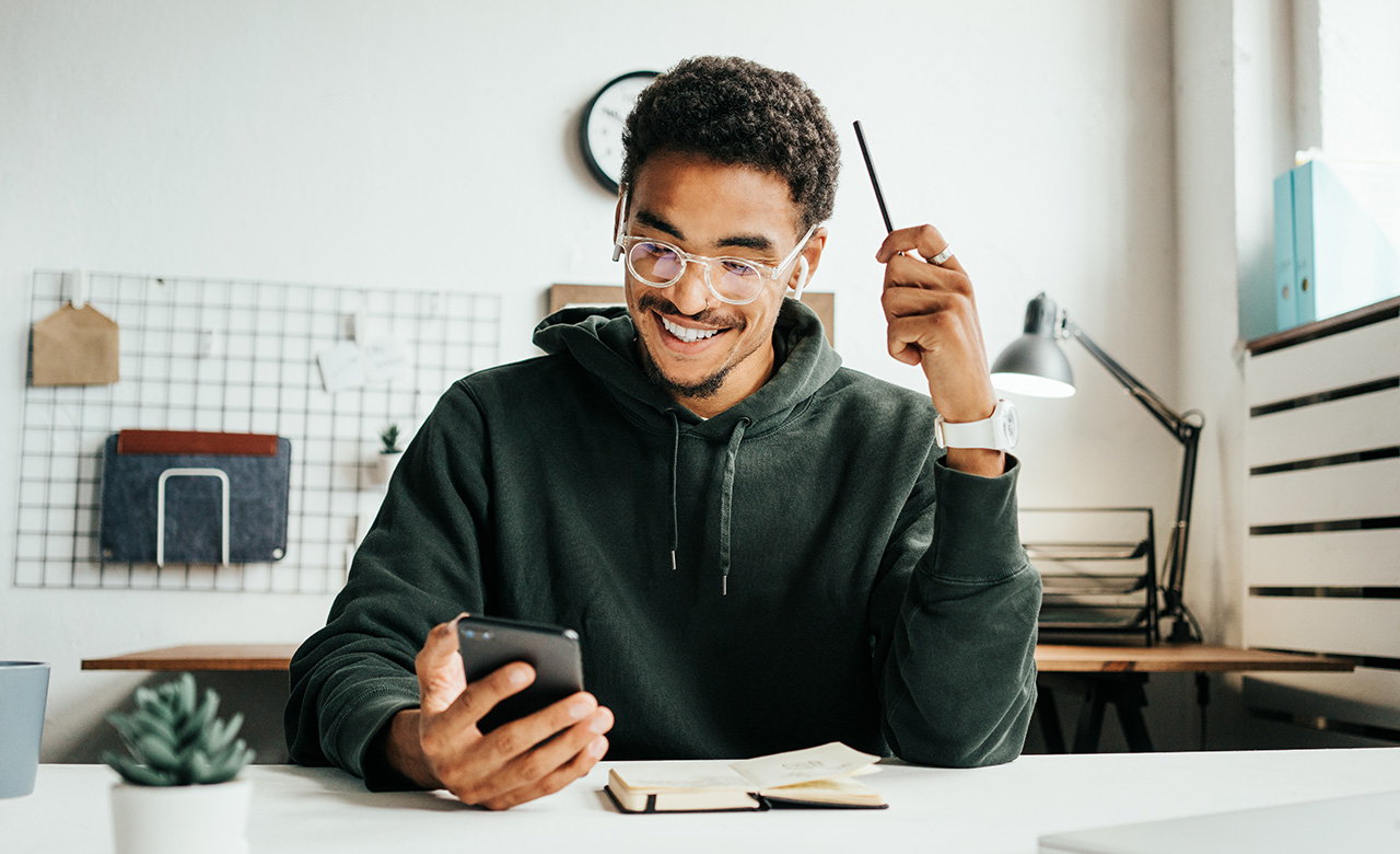 What does Mobile Learning mean for developing e-learning? How do you shape this so that it meets the needs of the students? We have listed a few essential elements for you.