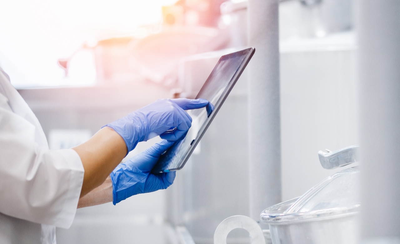 Learn how mobile learning is transforming the production environment. Increase engagement, save costs and improve safety.