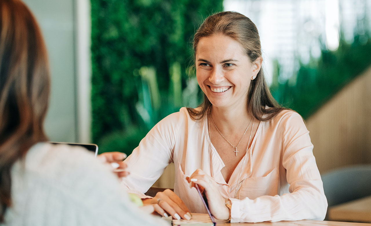 Supervising and hiring an intern offers many advantages to both the intern and your organisation, provided that you take into account a number of conditions.