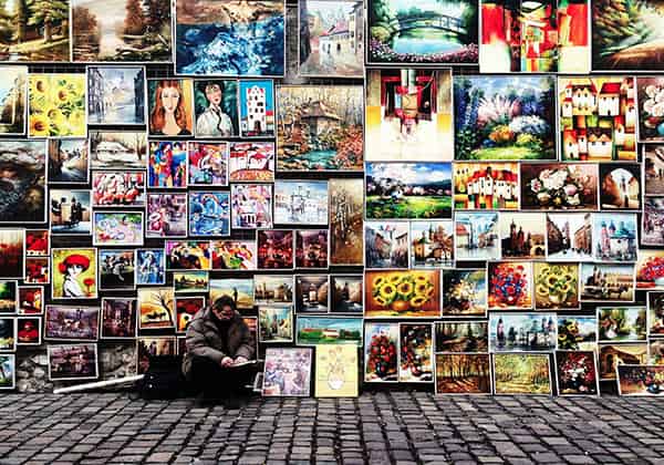 The impact of images on learning is significant. Images should therefore not be missing in a good e-Learning. Read here how to use this properly.