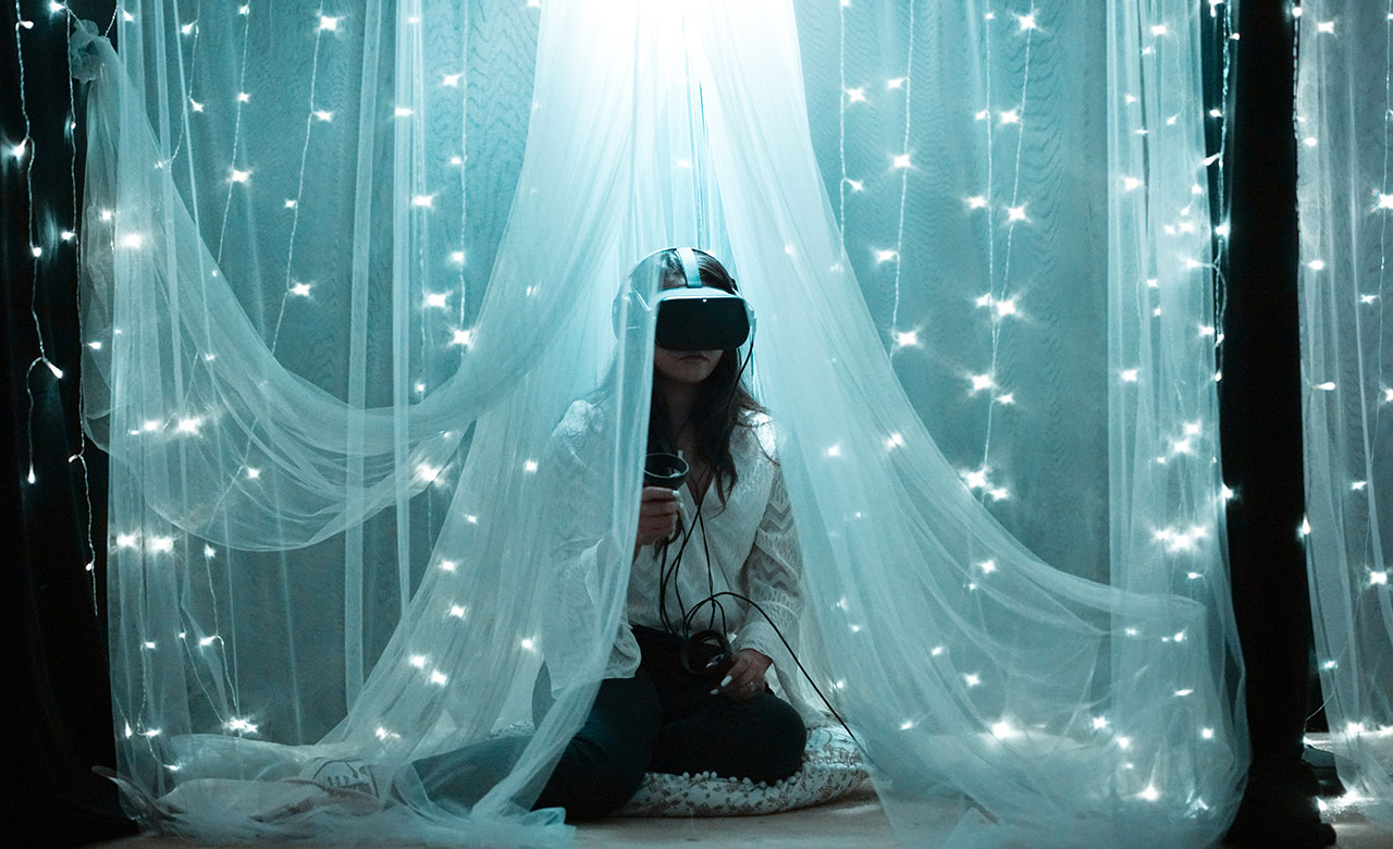 You can use Virtual Reality (VR) for truly valuable e-learning. Does VR sound like science fiction to your ears? In this blog, we share a number of tips with you on how to get started easily!