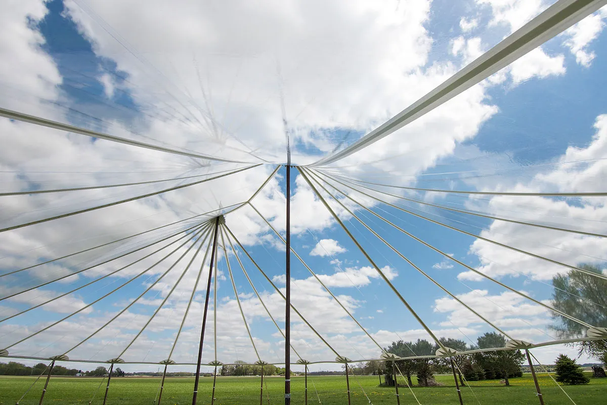 Tenda transparente Ar Livre (clear sailcloth tent) montada para evento