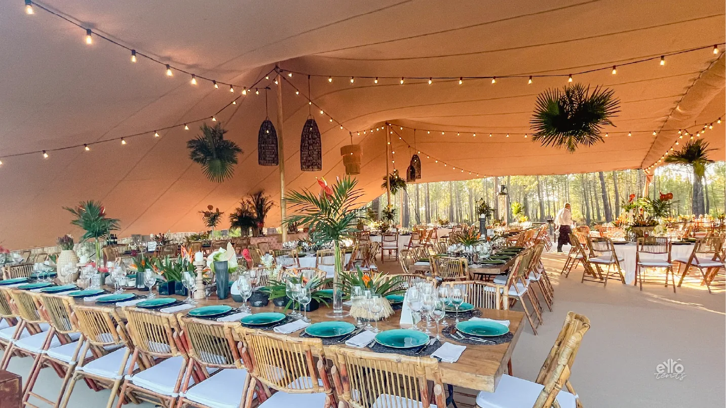 Detail of the stretch tent fabric