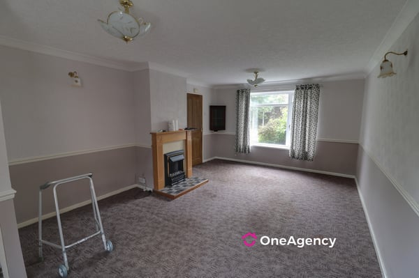 Derwent Place, Newcastle, Staffordshire ST5 9HG