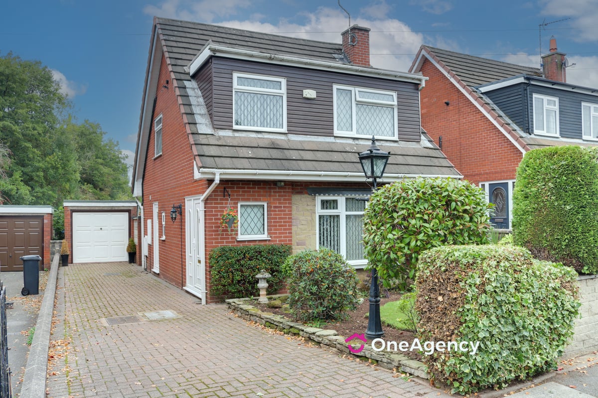 Lomond Grove, Cheadle, Stoke-on-Trent, Staffordshire ST10 1SZ