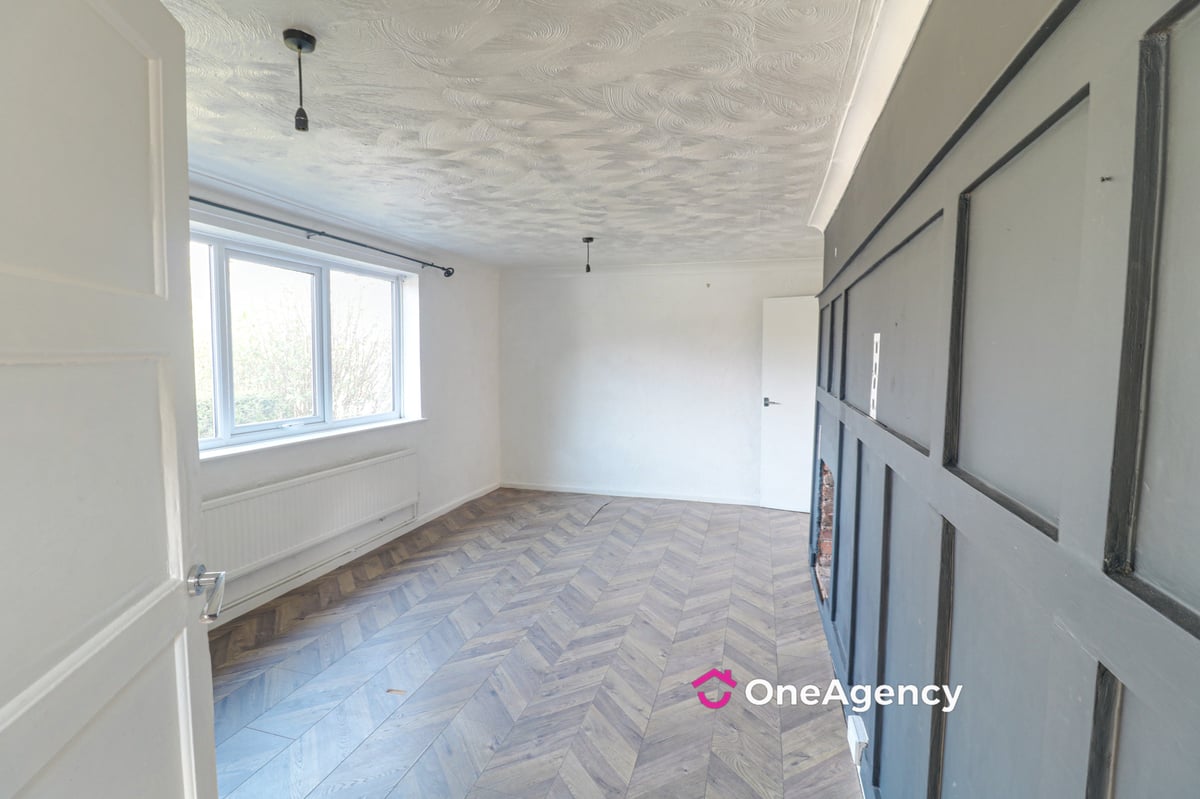 Bath Road, Silverdale , Newcastle-under-Lyme, Staffordshire ST5 6QX