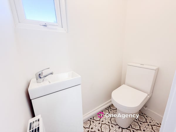 Hassam Parade, Wolstanton, Newcastle-under-Lyme, Staffordshire ST5 9DP