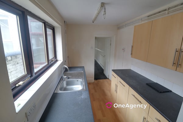 Furlong Road, Tunstall, Stoke-on-Trent, Staffordshire ST6 5UD