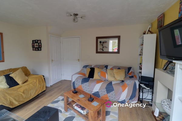 Furlong Road, Tunstall, Stoke-on-Trent, Staffordshire ST6 5TZ